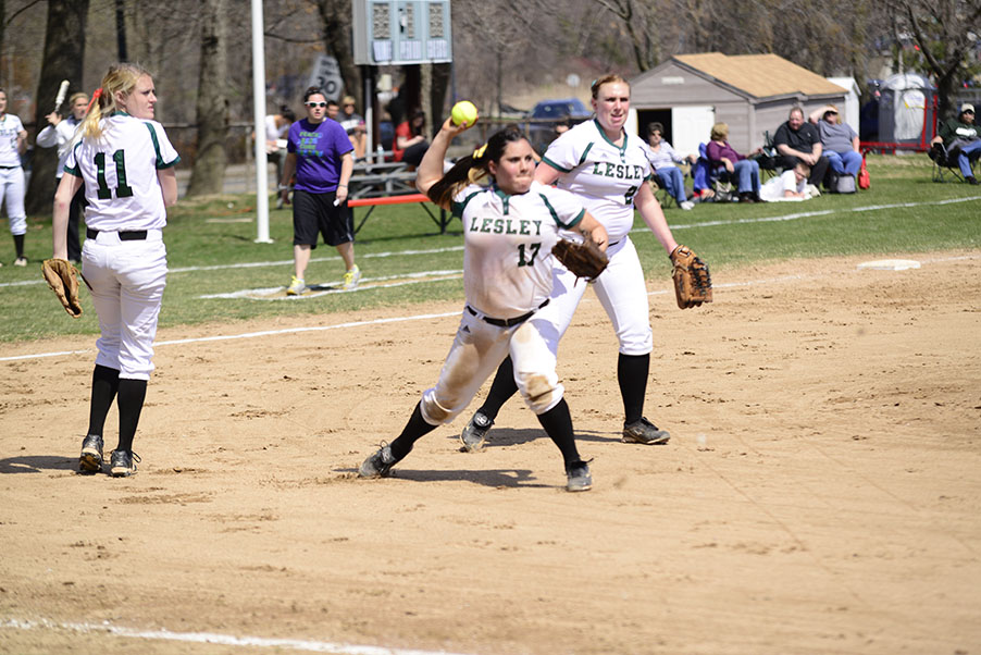 Softball Splits Doubleheader on Opening Day of Spring Trip