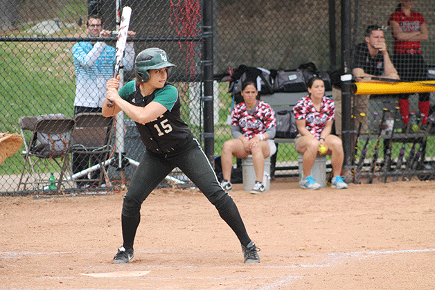 Offensive Explosion Leads Softball to Split at DWC