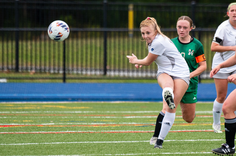 Women's Soccer Snags 2-1 Win Over RIC