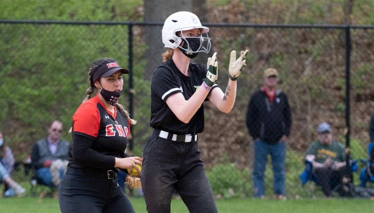 Bats Can't Get Going as Lynx Drop Doubleheader to Brandeis