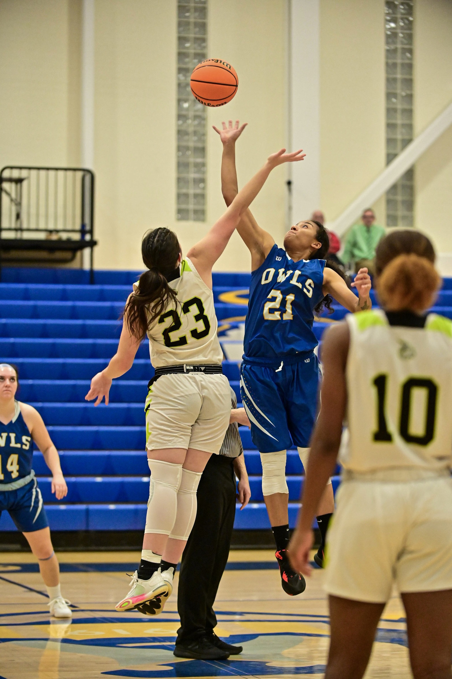 Women's Basketball Bested by SUNY Cobleskill in 104-20 Loss