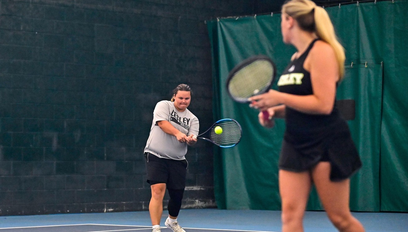 Women's Tennis Drops Spring Match to Simmons, 7-2