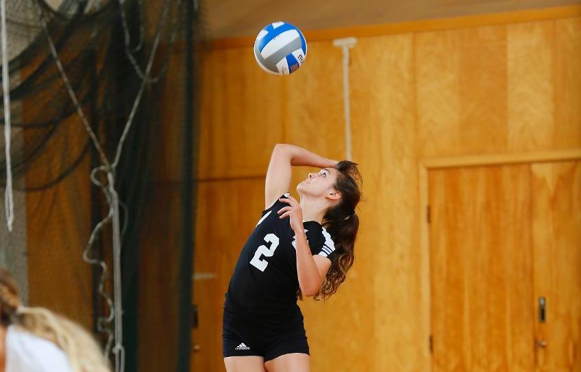 Women's Volleyball Rallies to Put Out Blazers