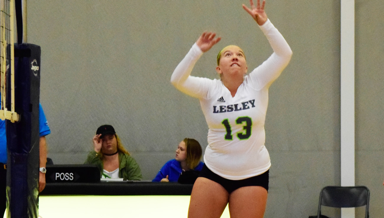 Women's Volleyball Battles Past Bay Path, Stays Perfect in NECC